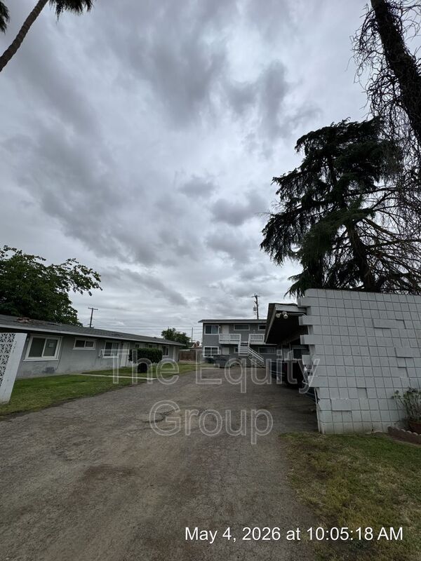 Hanford Condo: 331 E Elm Street