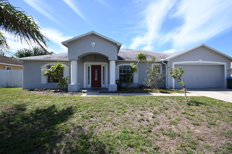 Cape Coral House: 136 Southeast 19th Lane