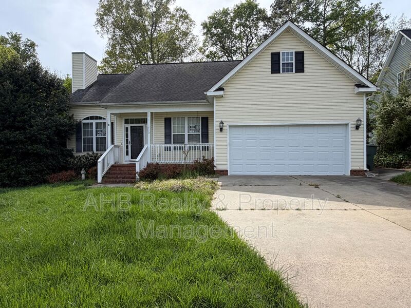 Graham House: 713 Trails End Drive