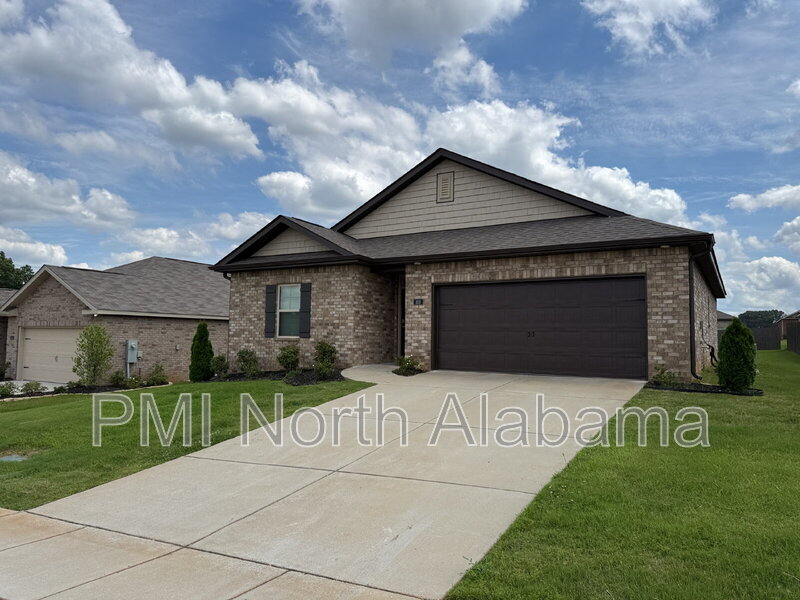 Huntsville House: 106 Settlement Drive