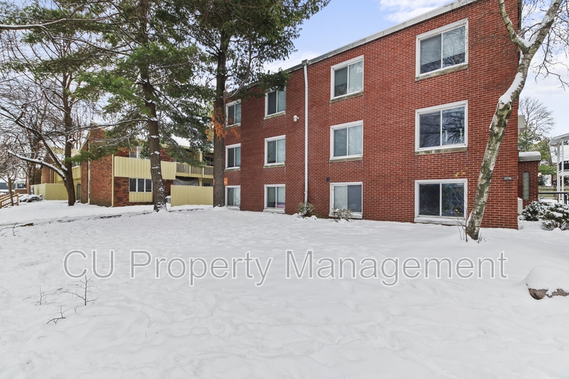 Champaign Condo: 709 W Church St.