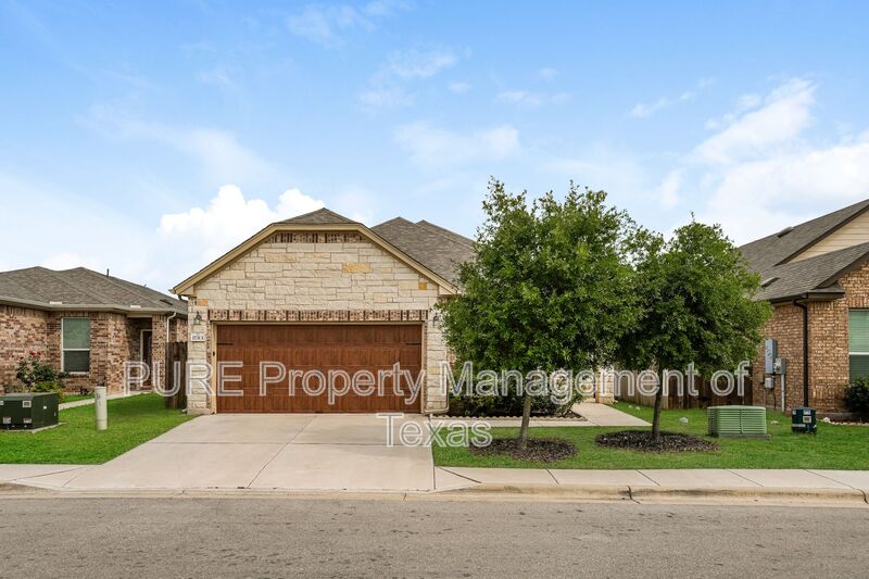 Round Rock House: 17313 Crazy Arm Road
