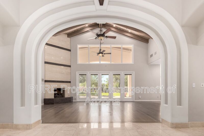 Scottsdale House: 10761 E Fanfol Ln