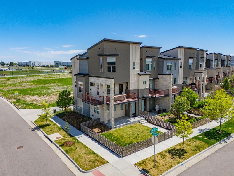 Denver House: 5692 N Emporia St