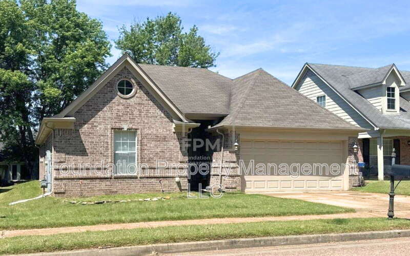 Cordova House: 6946 Parkbrook Lane