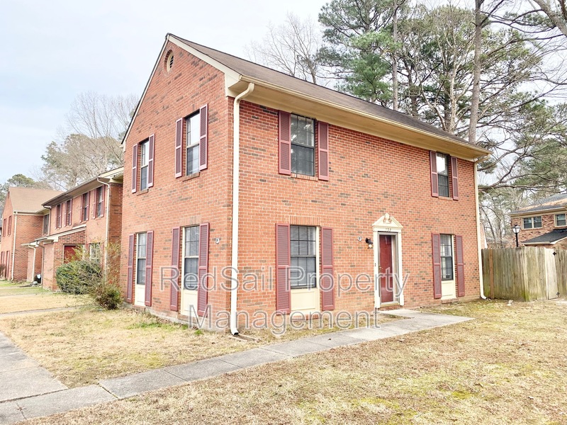 Newport News House: 393 Jury Ln