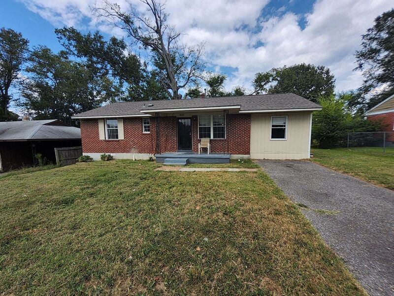 Memphis House: 4628 Windward Dr