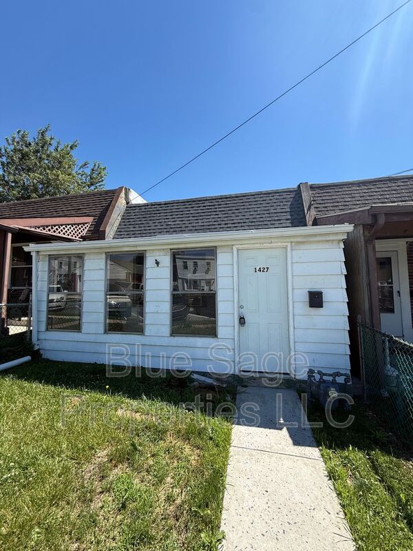 Linwood House: 1427 Simpson St