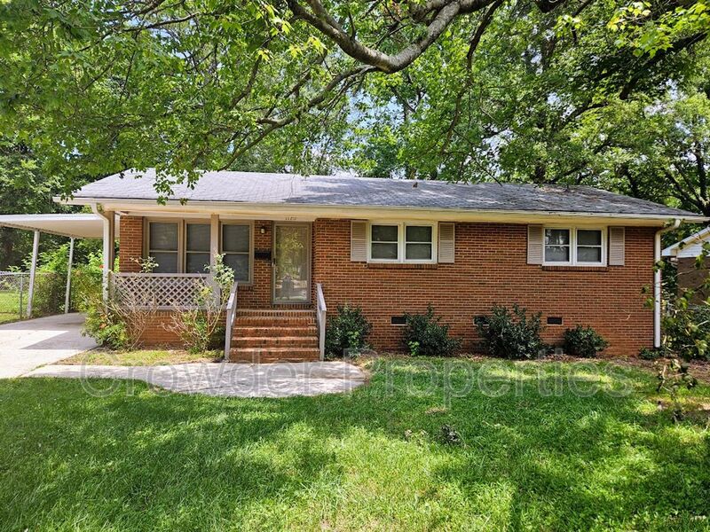 Charlotte House: 1120 Georgetown Drive