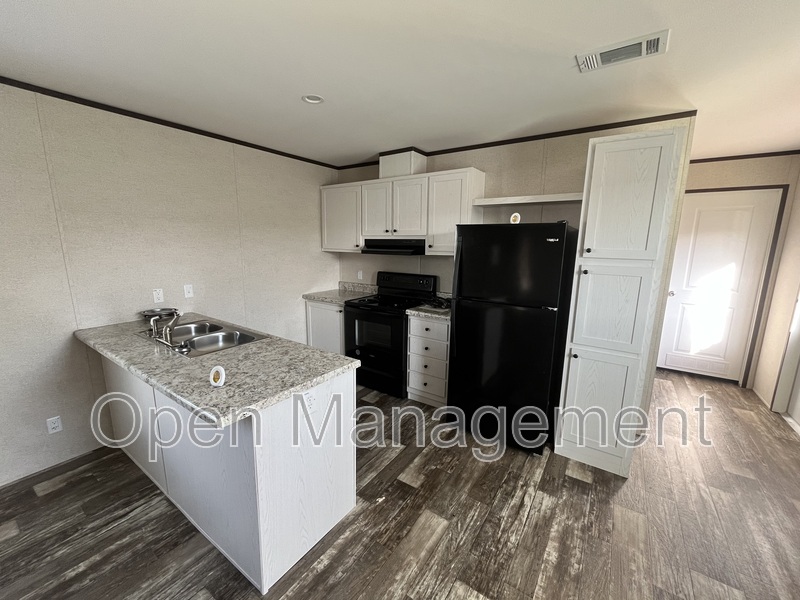 Gulfport House: 17481 Orange Grove Rd