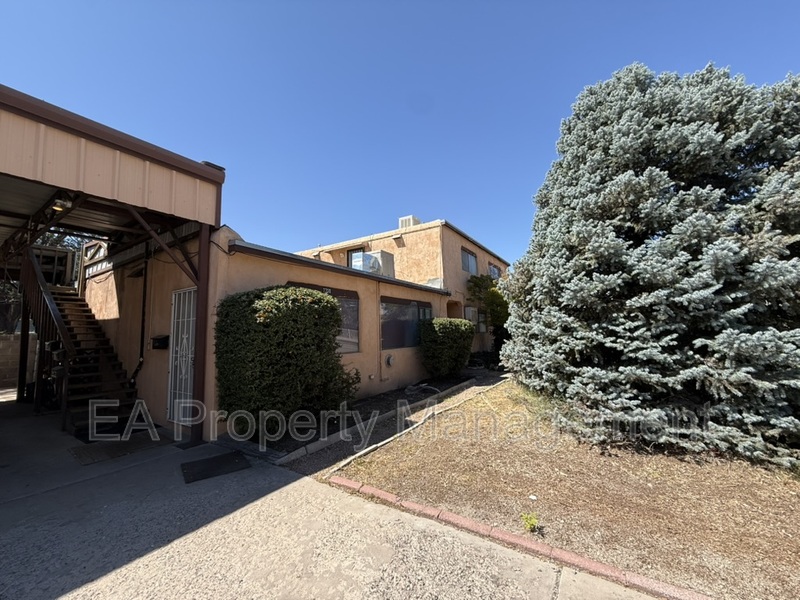 Albuquerque House: 7700 McKnight Ave NE