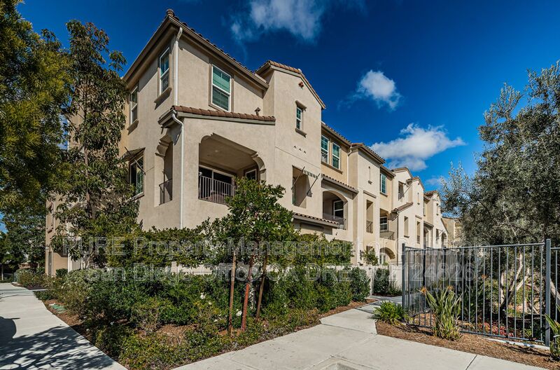 San Diego House: 5475 San Alejandro