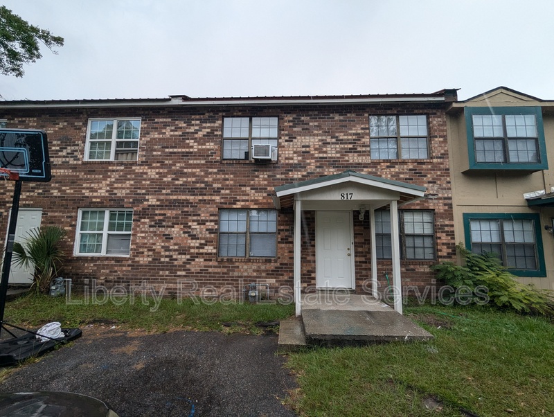 Hinesville Condo: 817 Lesa St