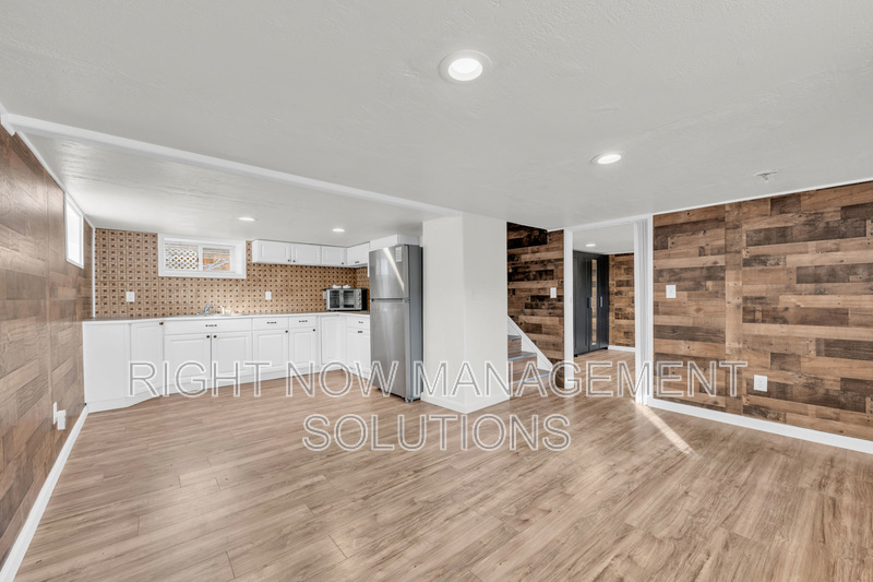 Middleton Condo: 202 South Middleton Road Bottom