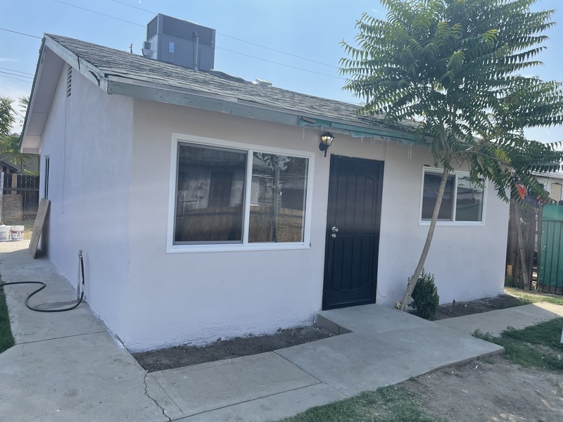 Bakersfield House: 704 Lilac St