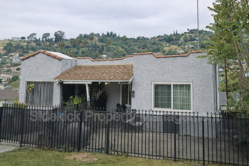 Los Angeles Condo: 4321 Beagle St