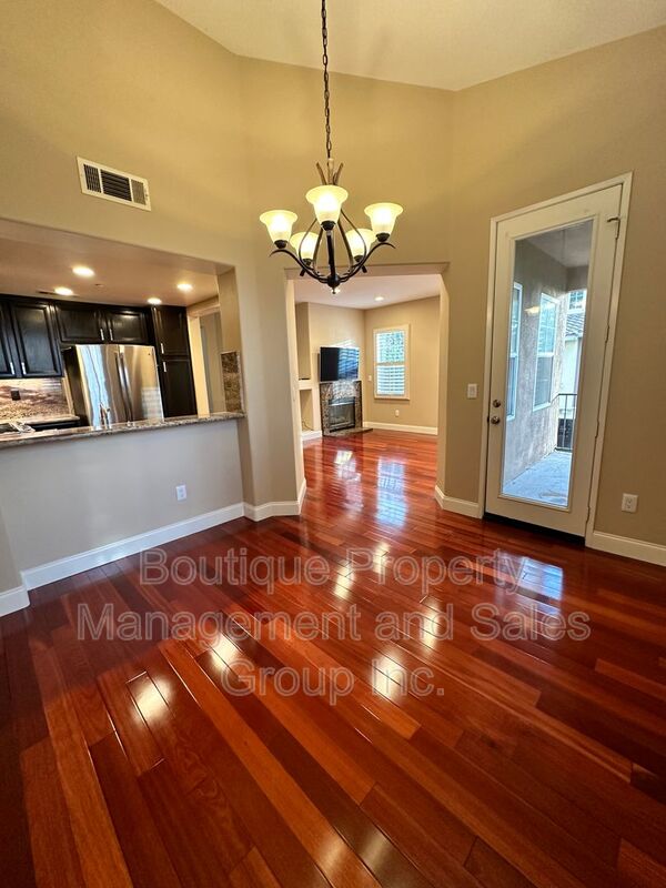 Irvine House: 722 Timberwood