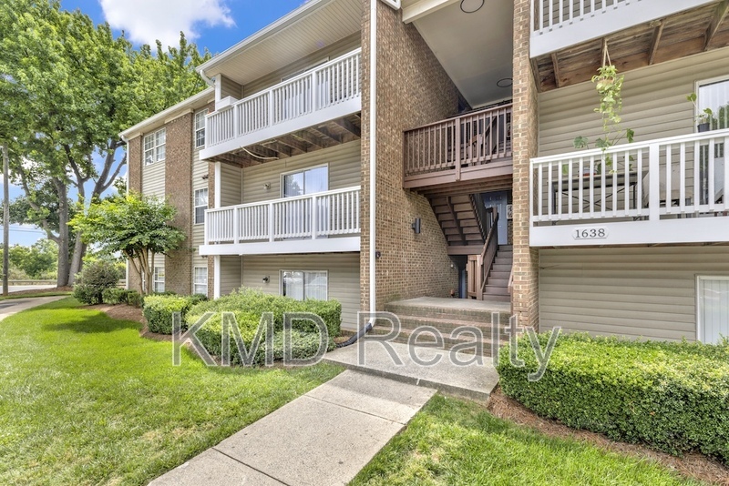 Charlotte Condo: 1638 Arlyn Circle