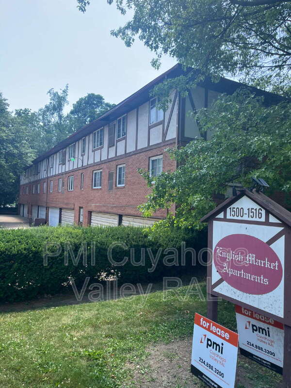 Akron Condo: 1500 W Market St