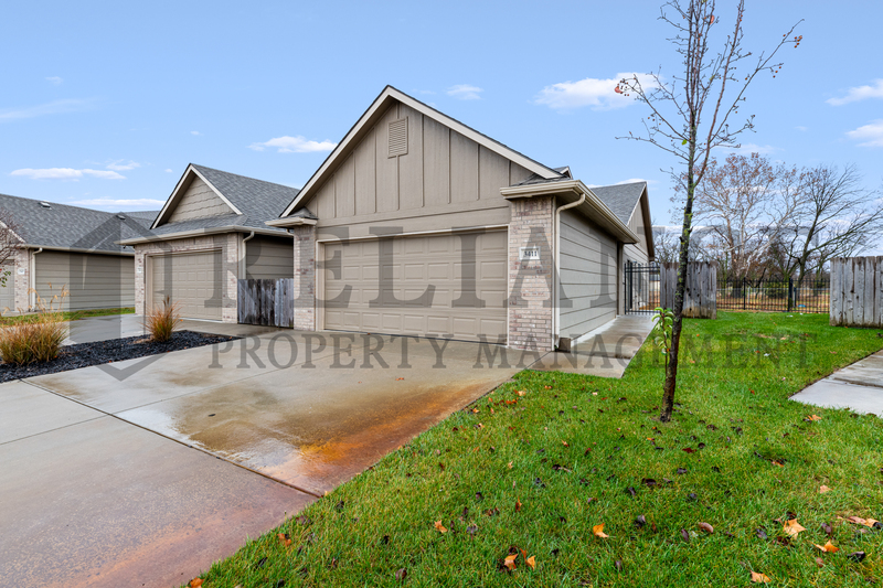 Derby House: 3325 E Aster St
