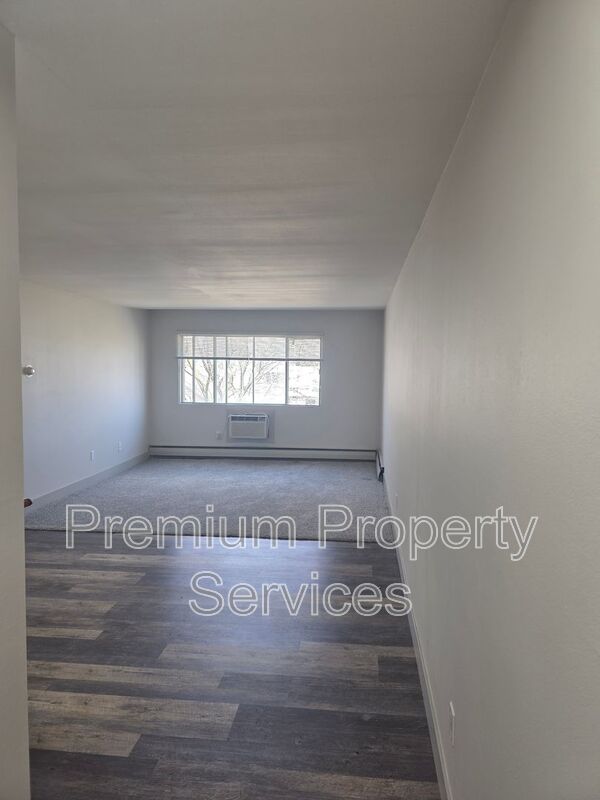 Beloit House: 339 West Grand Avenue