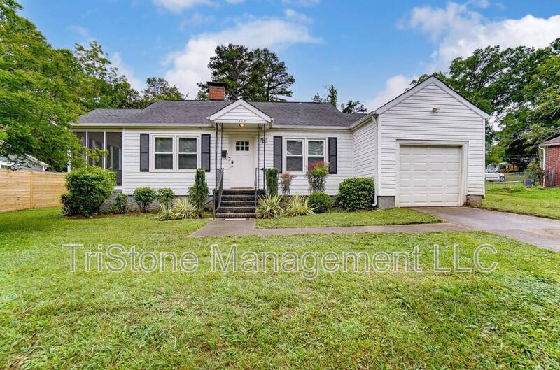 Charlotte House: 1317 Remount Road