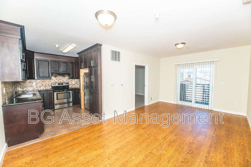 Oakland Condo: 1459 MacArthur Blvd