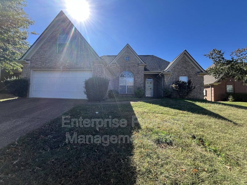 Cordova House: 10095 Lynham Cove