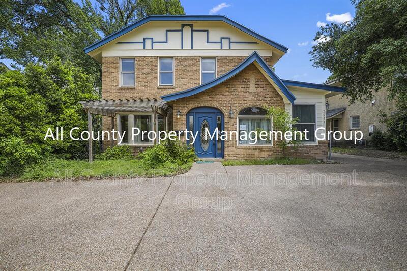 Fort Worth House: 2625 S. University Drive (Front)