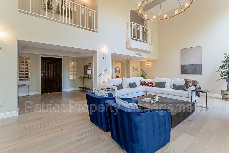 Scottsdale House: 8602 E Vista Del Lago St