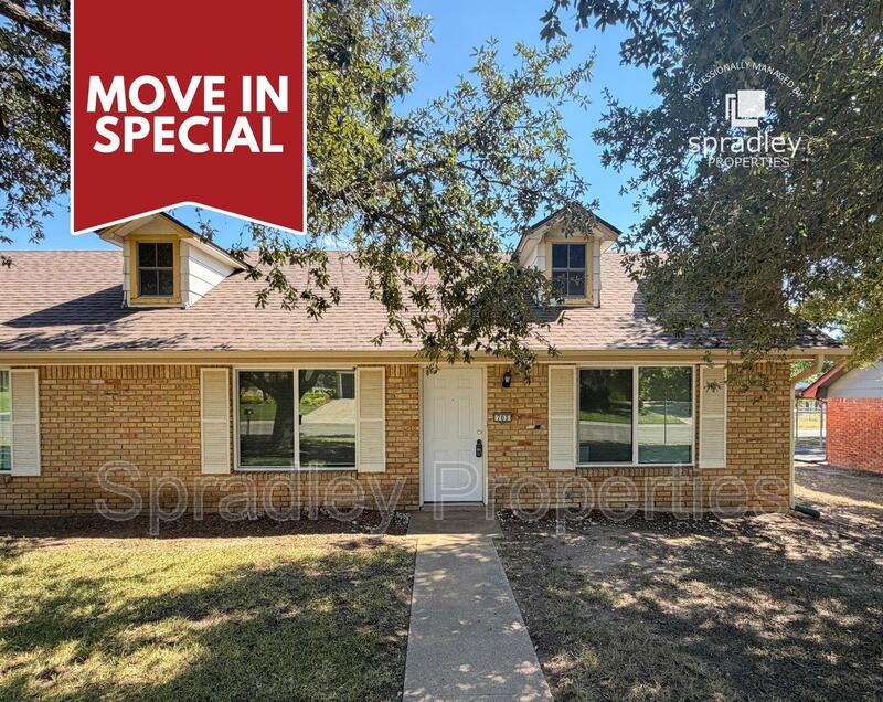 Temple Townhome: 703 Apache Dr