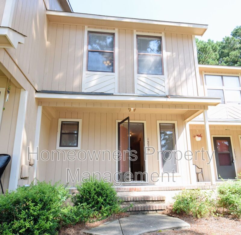 Fayetteville House: 1276 N Forest Dr