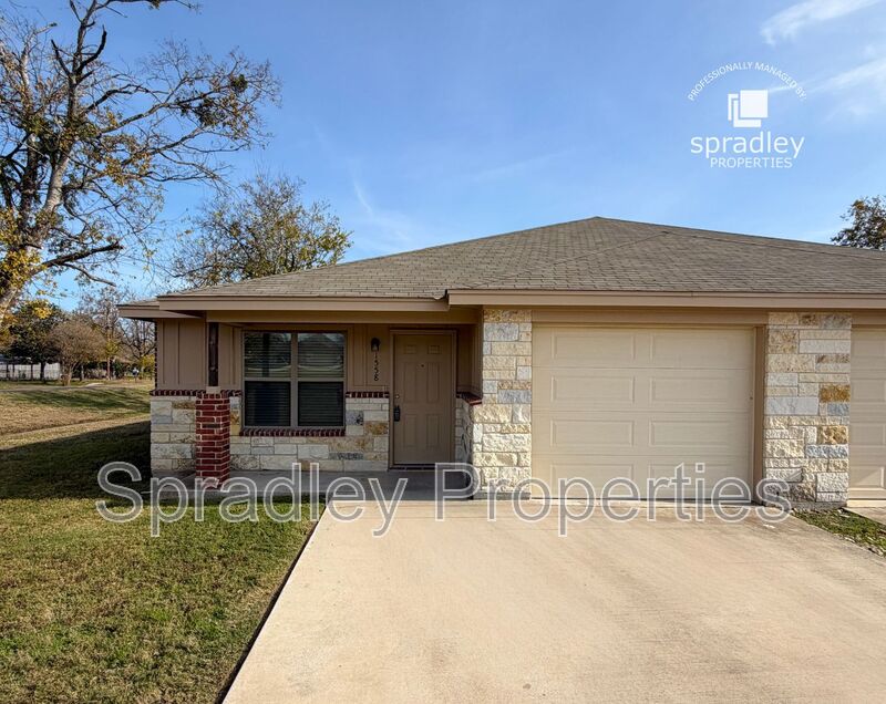 Little River-Academy Townhome: 1558 Brazos Rd