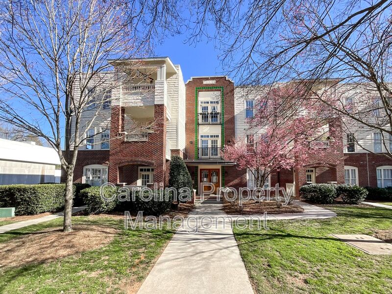 Charlotte House: 518 Clarice Ave