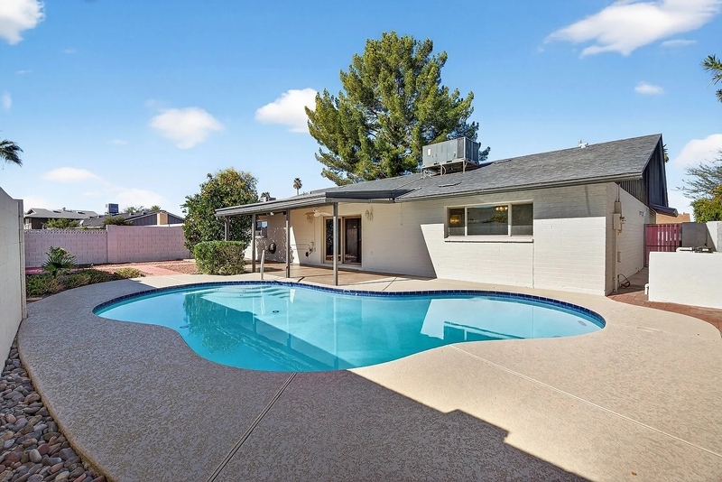 Tempe House: 1725 E La Jolla Dr