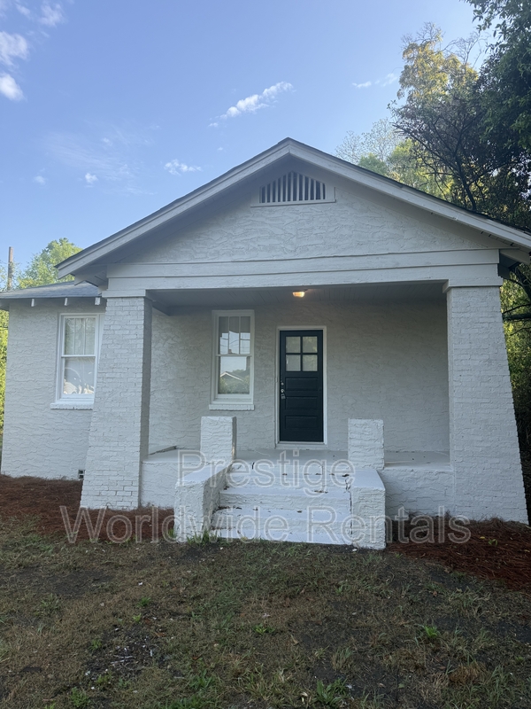 Columbus House: 2713 Dawson Street