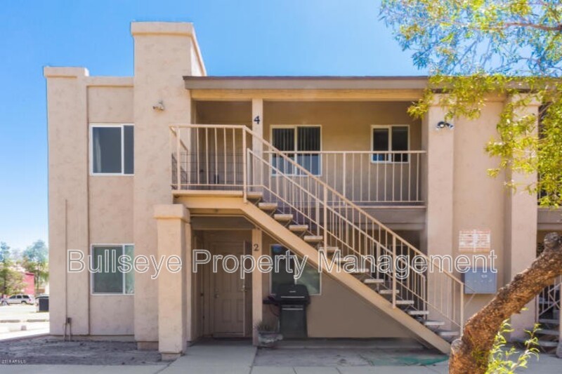Phoenix Condo: 2701 E. Beck Lane