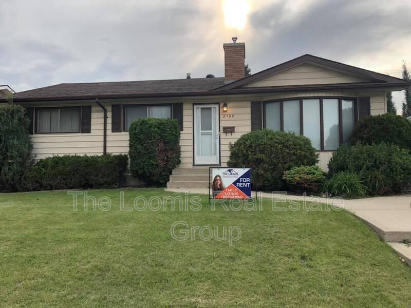 Edmonton House: 8708 Meadowlark Road NW