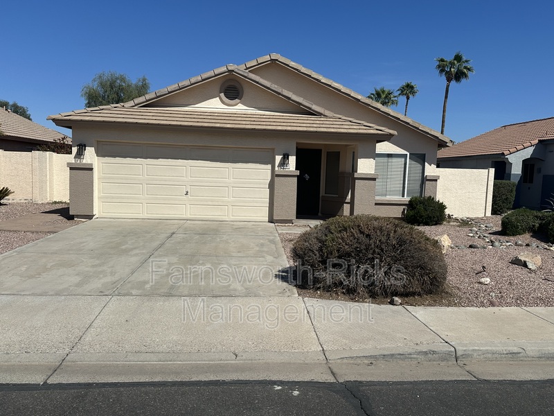Mesa House: 5730 E Holmes Ave