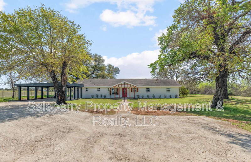 Rainbow House: 3137 FM200