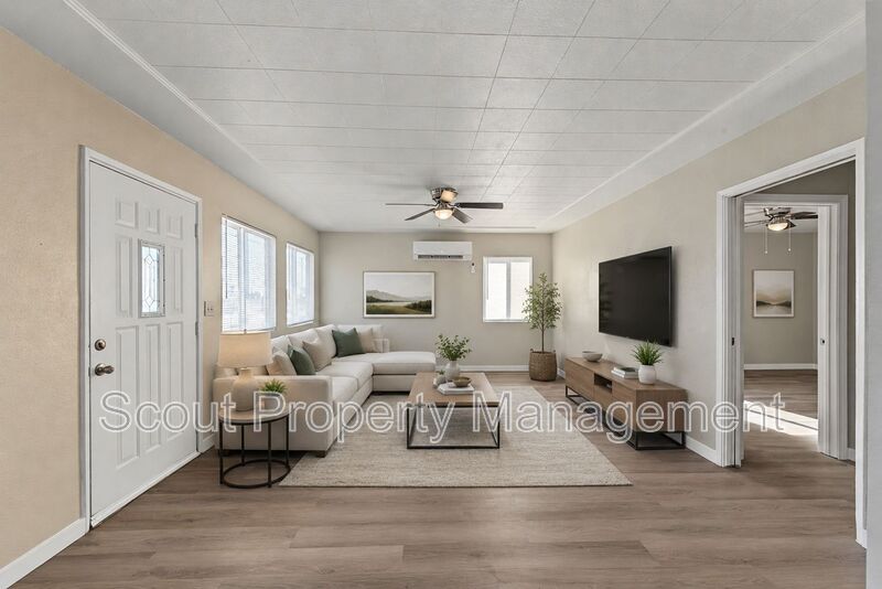 Hemet House: 230 W Whittier Avenue