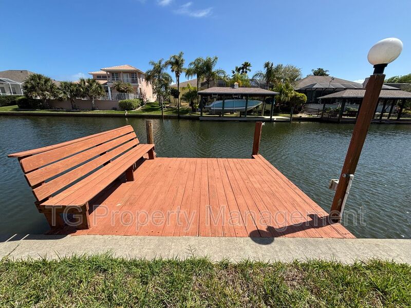 Palm Coast House: 20 Clarendon Ct N