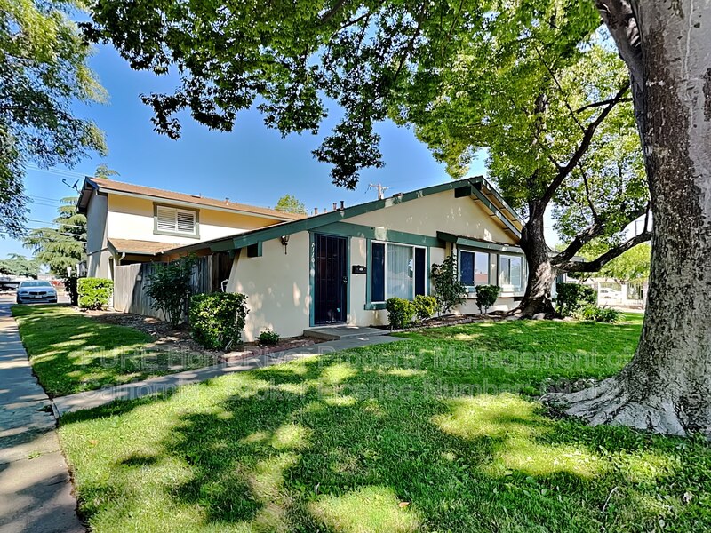 Sacramento House: 7110 Chandler Dr