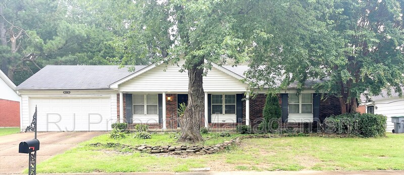 Memphis House: 3266 Caribou Dr