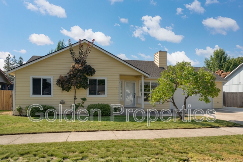 Hayden House: 1178 Tanager Avenue