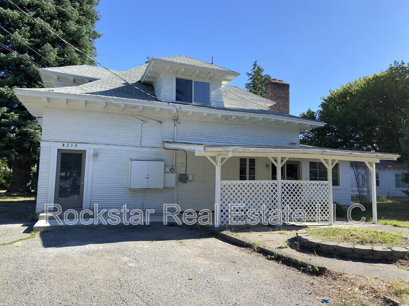 Spokane House: 4235.5 E Hartson Ave