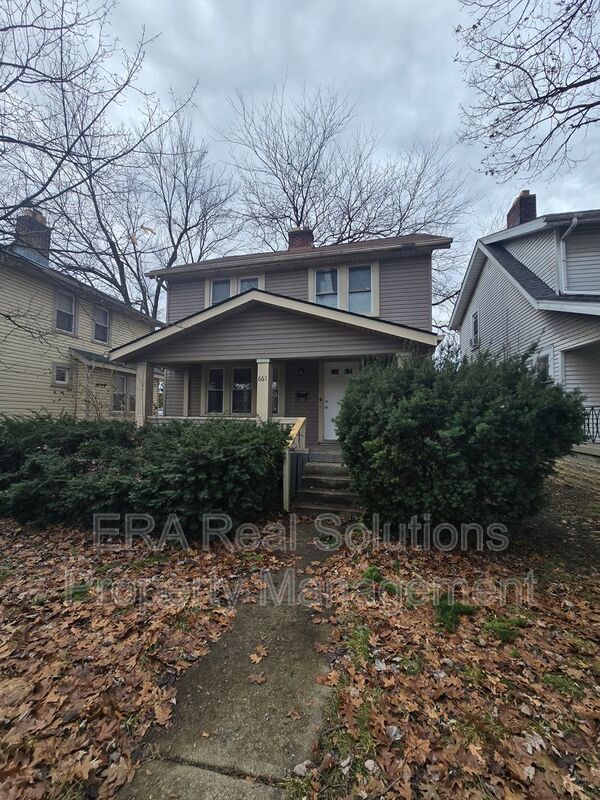 Columbus House: 661 South Terrace Avenue