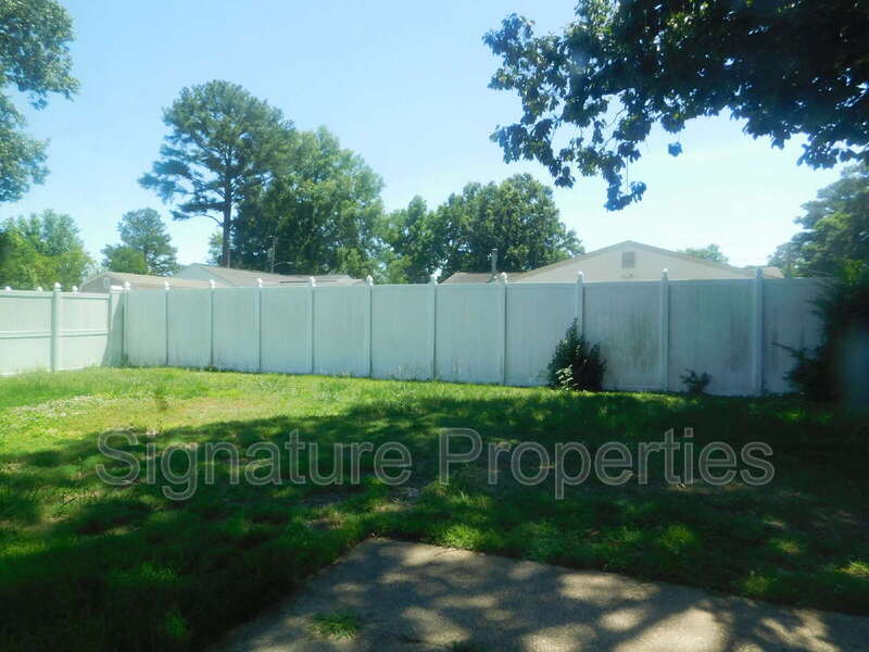 Virginia Beach House: 3825 Annie Ln