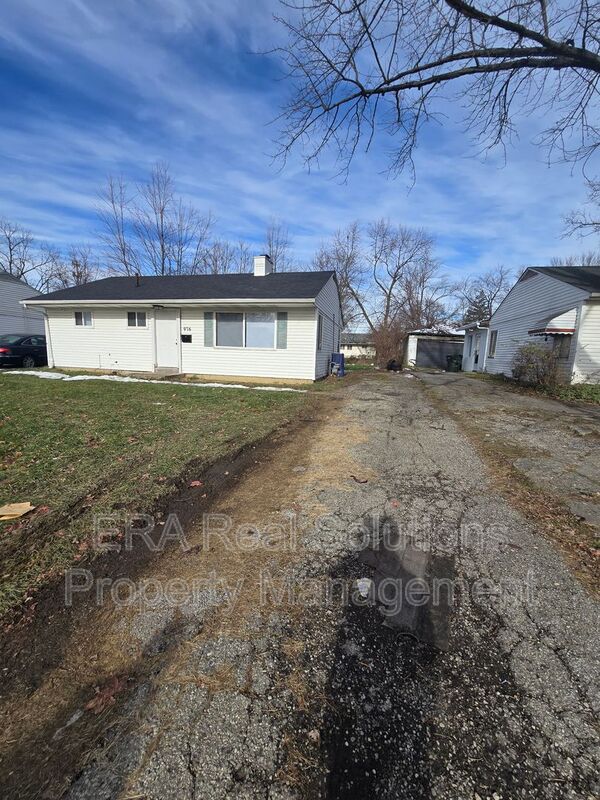 Columbus House: 976 E 26th Ave