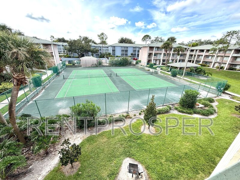 Altamonte Springs Condo: 122 Water Front Way